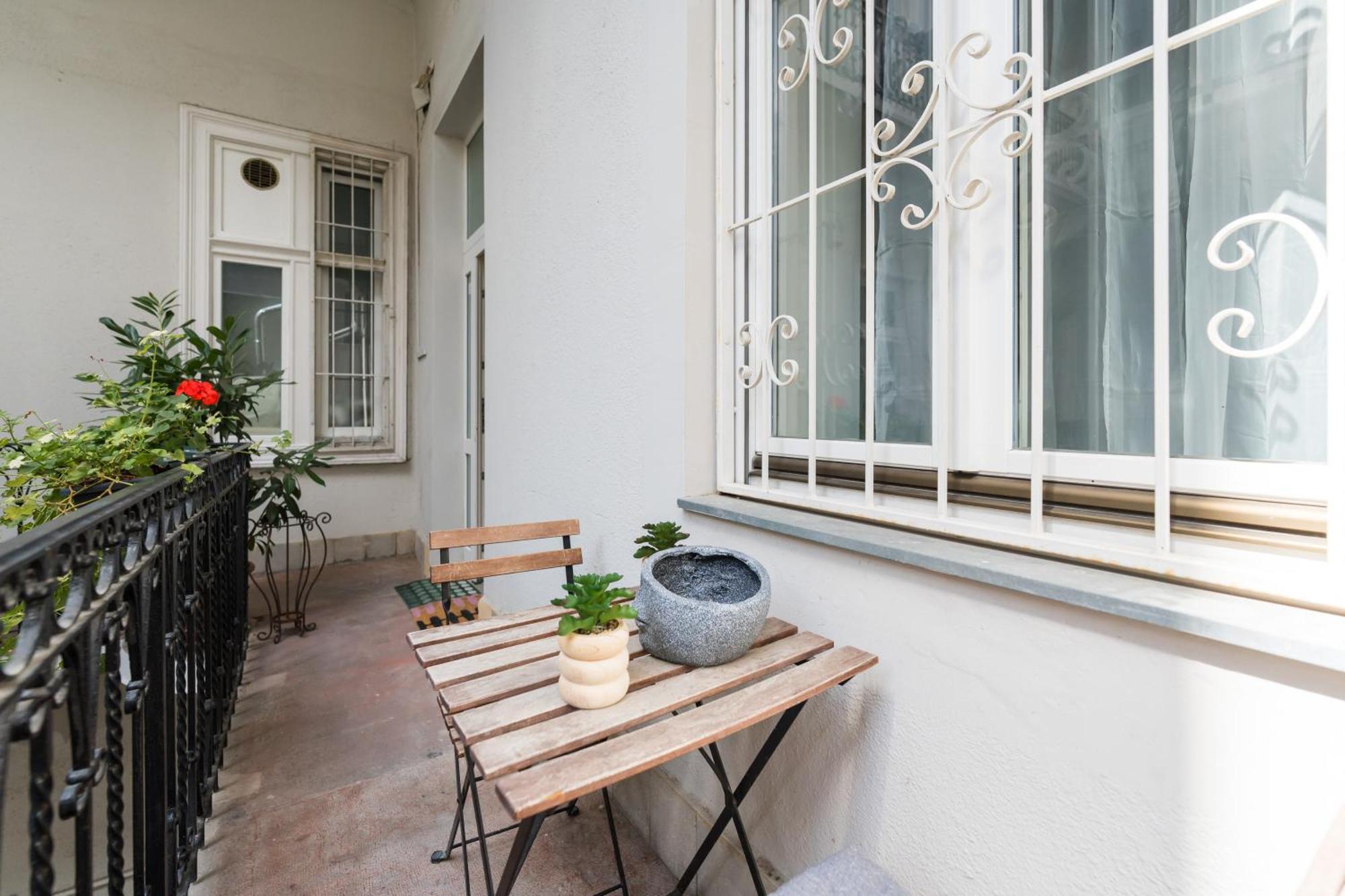 Spacious Apartment By Opera Boedapest Buitenkant foto